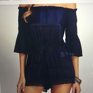 Off the shoulder Romper 🌸